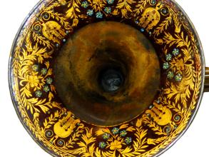 Ornate horn bell